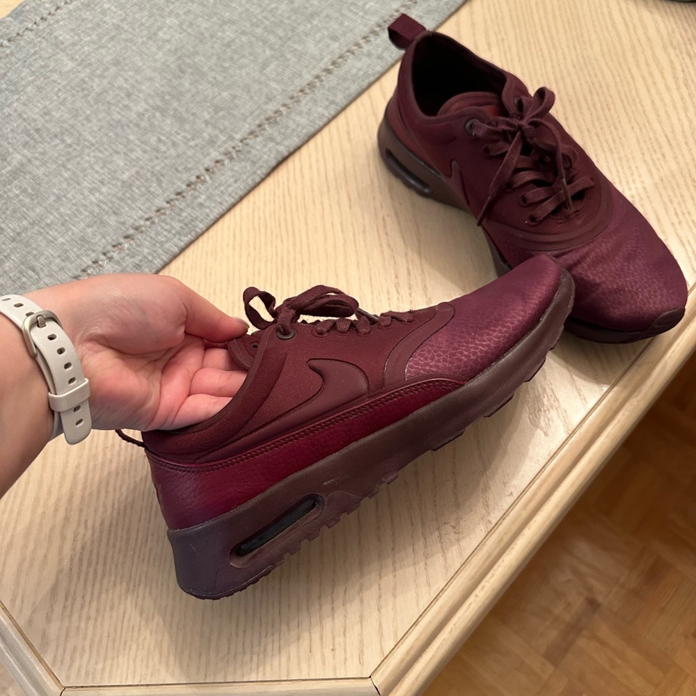 NIKE AIR MAX THEA